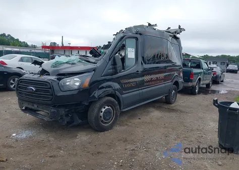 2018 Ford Transit-250 z USA, uszkodzony, nr VIN 1FTYR2CM1JKA03238